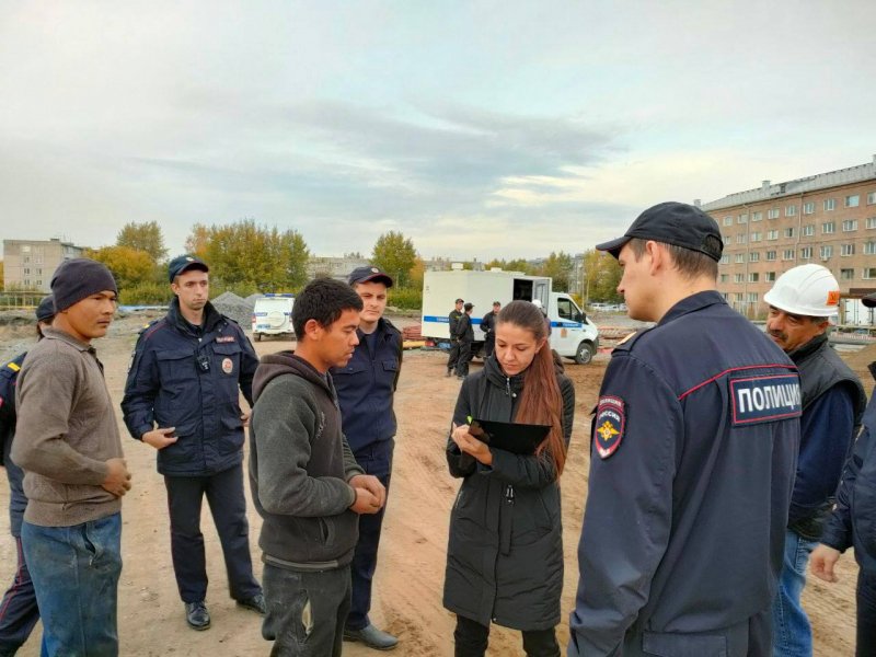 В Ачинске полицейскими пресечена незаконная трудовая деятельность иностранных граждан: 5 строителей-нелегалов будут строить дальнейшую жизнь у себя на родине